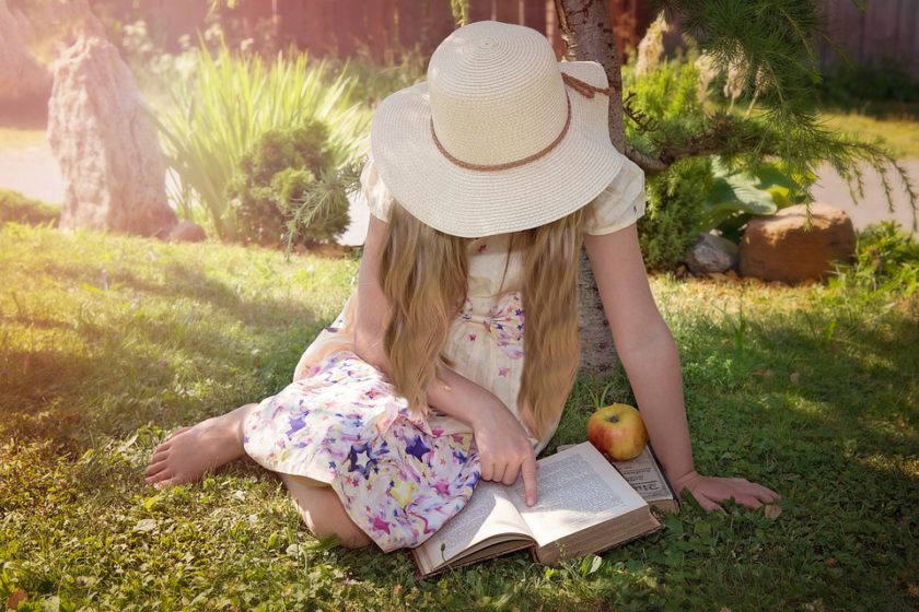 fille-livre-education