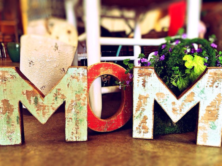 mom-759216_960_720